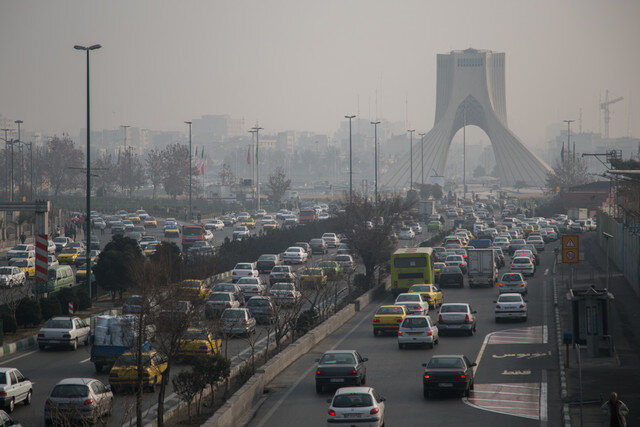 عامل آلودگی هوا؛ خودروهای فرسوده یا مازوت‌سوزی نیروگاه‌ها؟