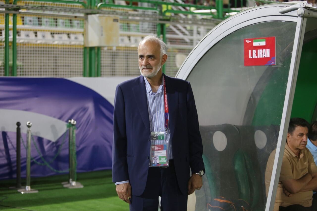 مهدی محمدنبی: استقلال و پرسپولیس با آزادی در حال تعمیر قرارداد ببندند، ما اوکی ایافسی را میگیریم!