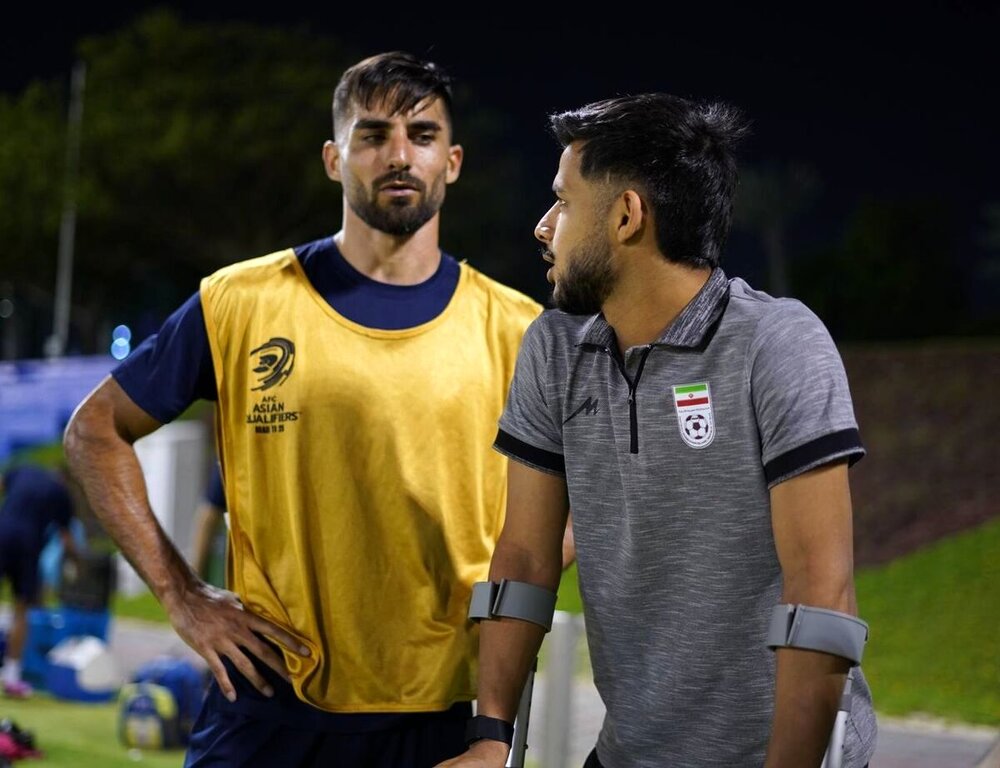 عکس پربازدید از مهدی قایدی با عصا