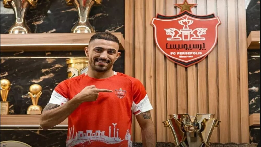 ستاره تازه‌وارد پرسپولیس: لعنت بر وطن‌فروشان / عکس