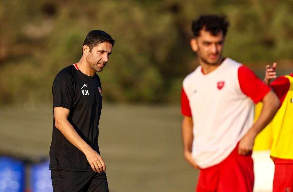 ناراحتی بازیکنان پرسپولیس از رفتار وحید هاشمیان