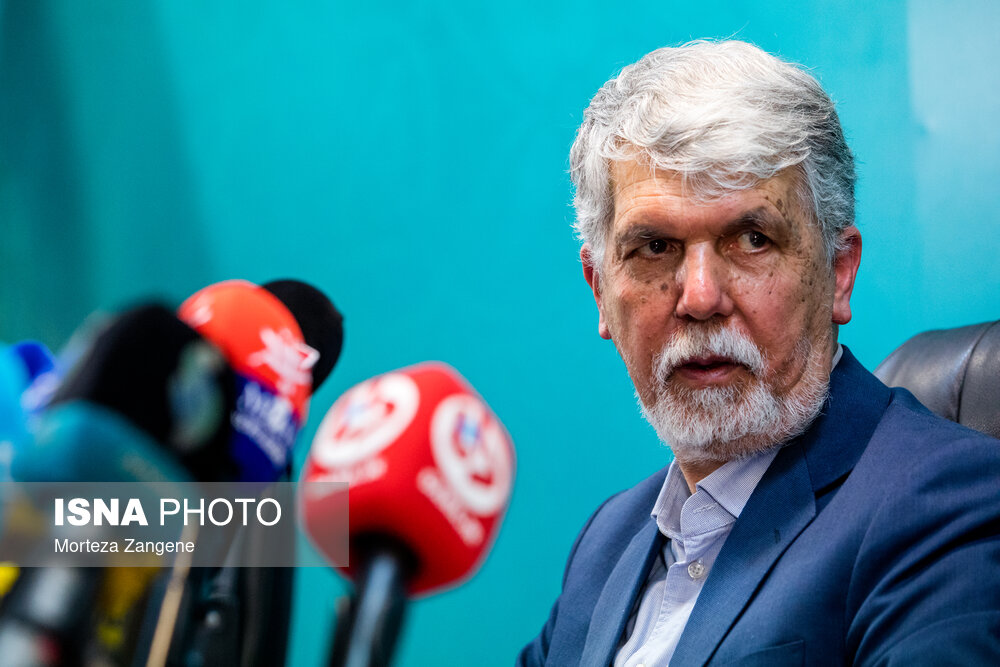 هیچکس دستور نداده برای تقوایی بزرگداشت برگزار نشود/مشکلات هنرمندان قدیمی تا حد امکان رفع میشود