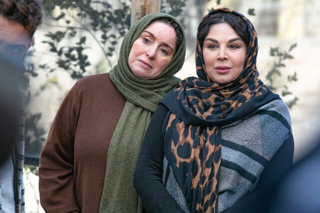 موتورسواری ژاله صامتی و شهره سلطانی در پشت صحنه فیلم جدیدشان + فیلم – سلام نو