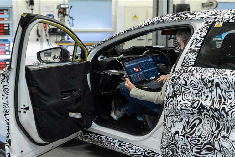 نیسان با هوش مصنوعی، زمان آزمون خودروهای برقی را نصف میکند