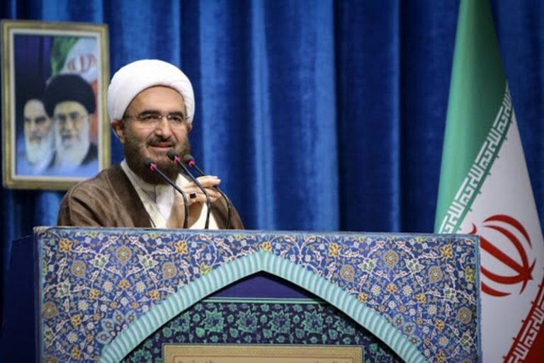 اگر در پوشش مذاکره، رفتار غلطی سر بزند، منافع دشمن در منطقه زیر ضربات ما له خواهد شد
