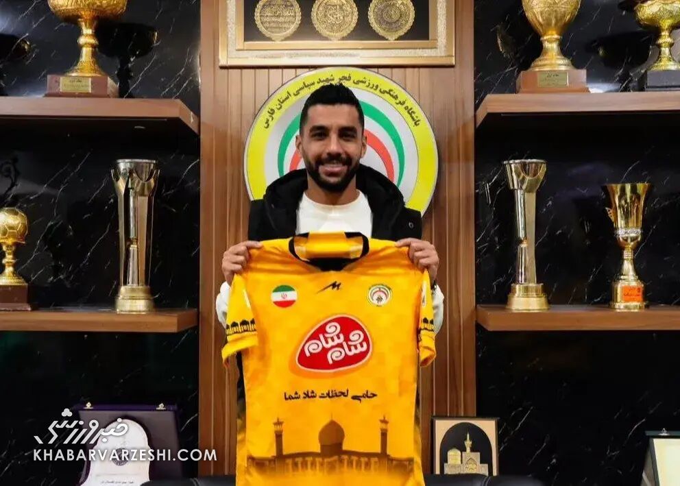 احیای مهاجم پرسپولیسی زیر نظر مربی استقلالی