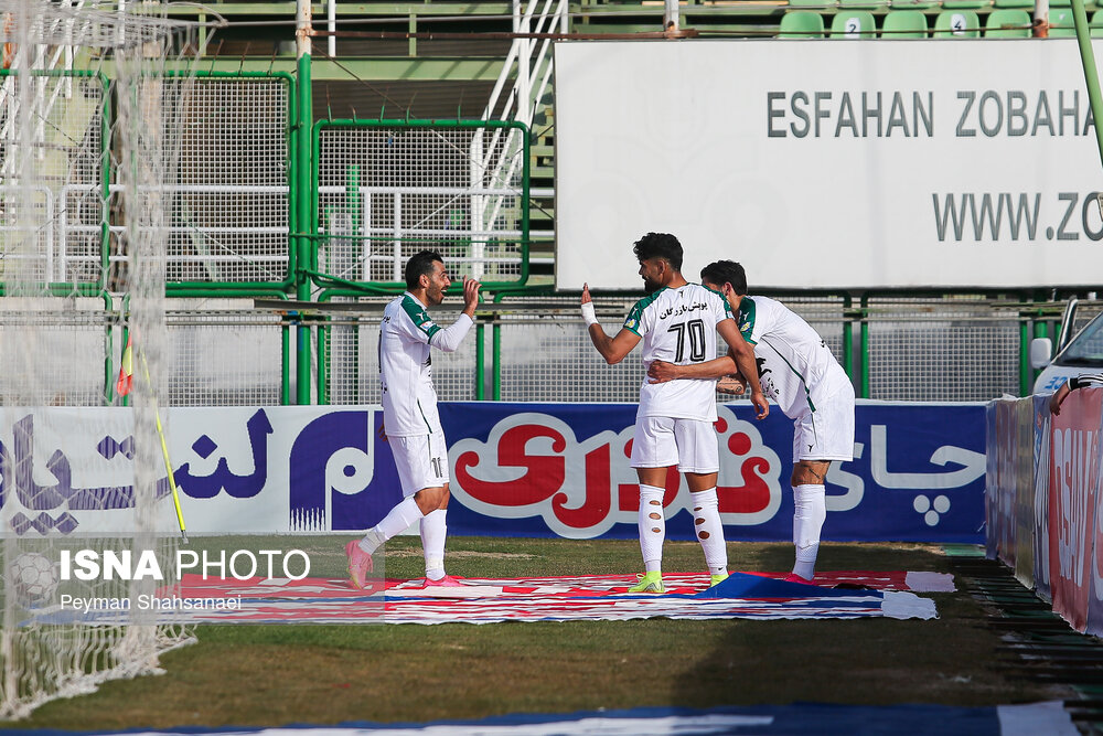 عبور ذوبآهن از بحران مجوز و نیمنگاه به آسیا