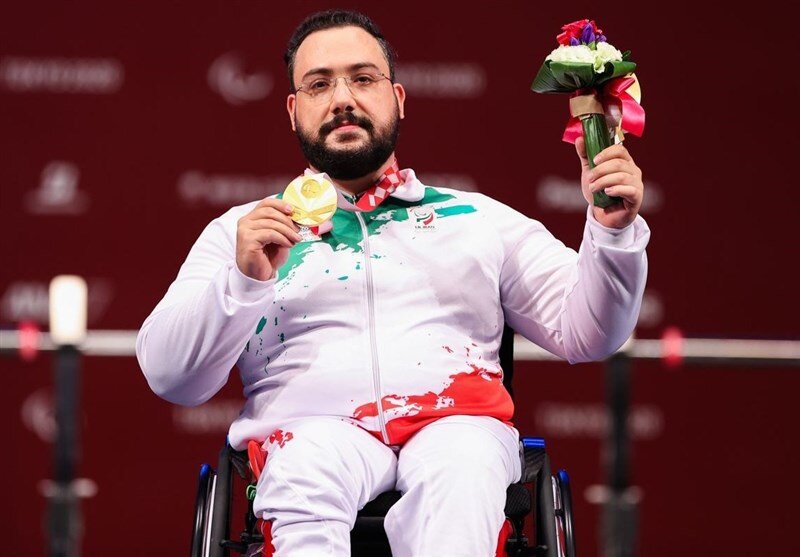 وزنه زدن قهرمان پارالمپیک بر روی تخت بیمارستان!