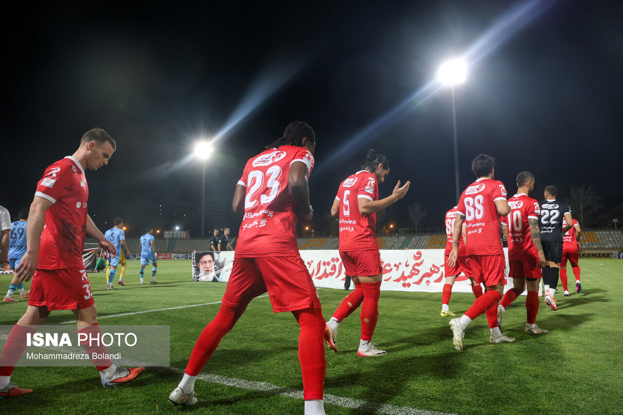 یک انتقال جنجالی به پرسپولیس/ حاشیه پیروز قربانی در اراک!