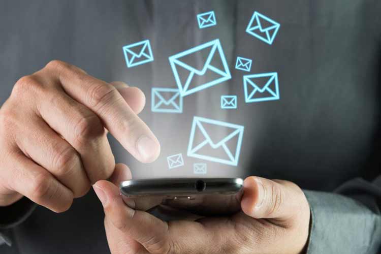 ایرانیها بهار امسال چقدر پیامک زدند؟
