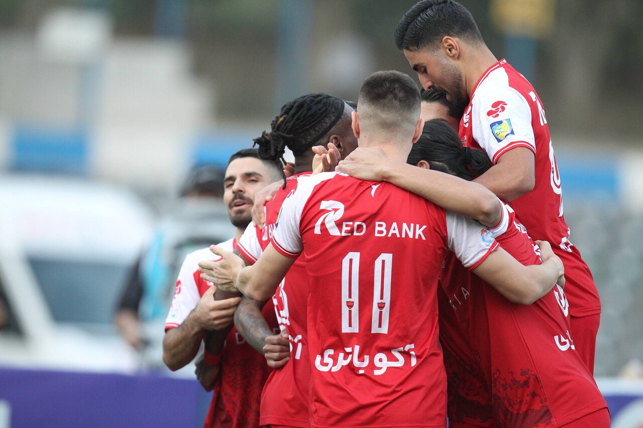 صدر جدول در تسخیر سرخها؛ پرسپولیس در فوتبال مردان و زنان صدرنشین شد