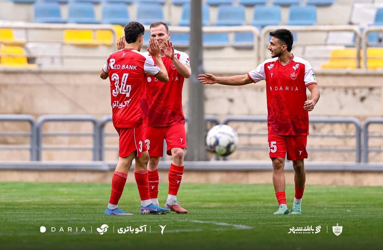 برتری پرسپولیس با گلزنی مدافع جنجالی